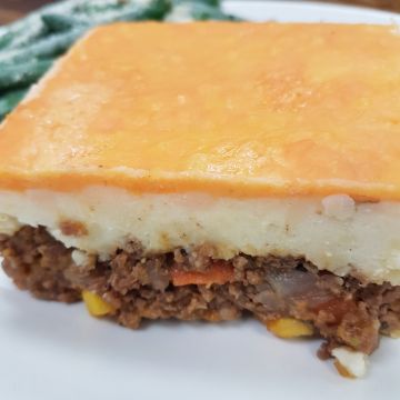 Beef Shepherds Pie served with Mashed Potato Topping and Roasted Green Beans